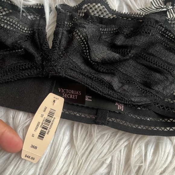 nwt victoria secret unlined bra - Picture 2 of 5